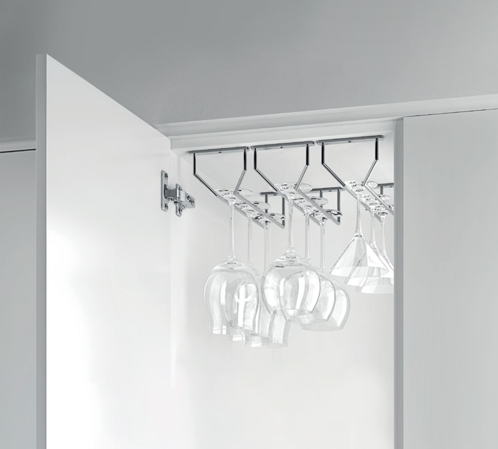 Soporte para copas de vino de alta calidad, de acero, superficie: cromado, 340 mm (13-25/64"), 8938011. Práctico colgador de vasos para copas de vino, copas de champán, copas de cóctel, copas de coñac, copas y mucho más, by EMUCA - Imagen 6